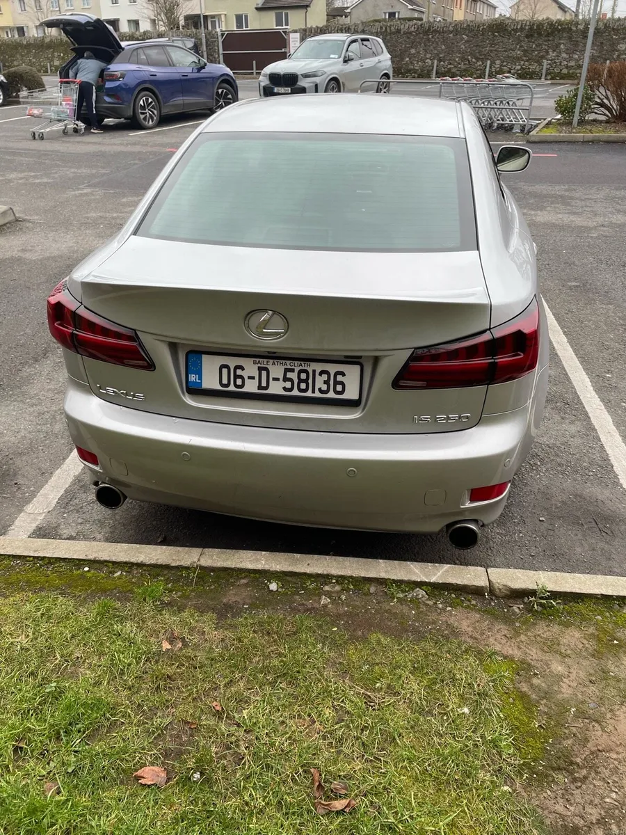 Lexus is250S - Image 4