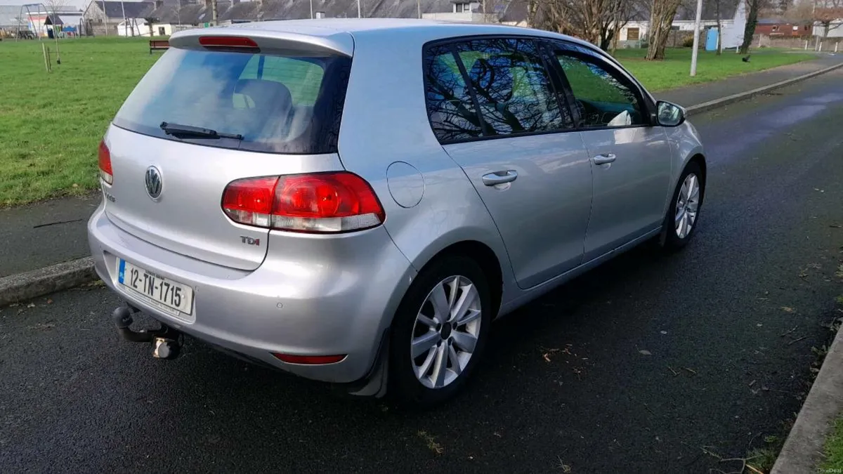 Volkswagen golf - Image 4