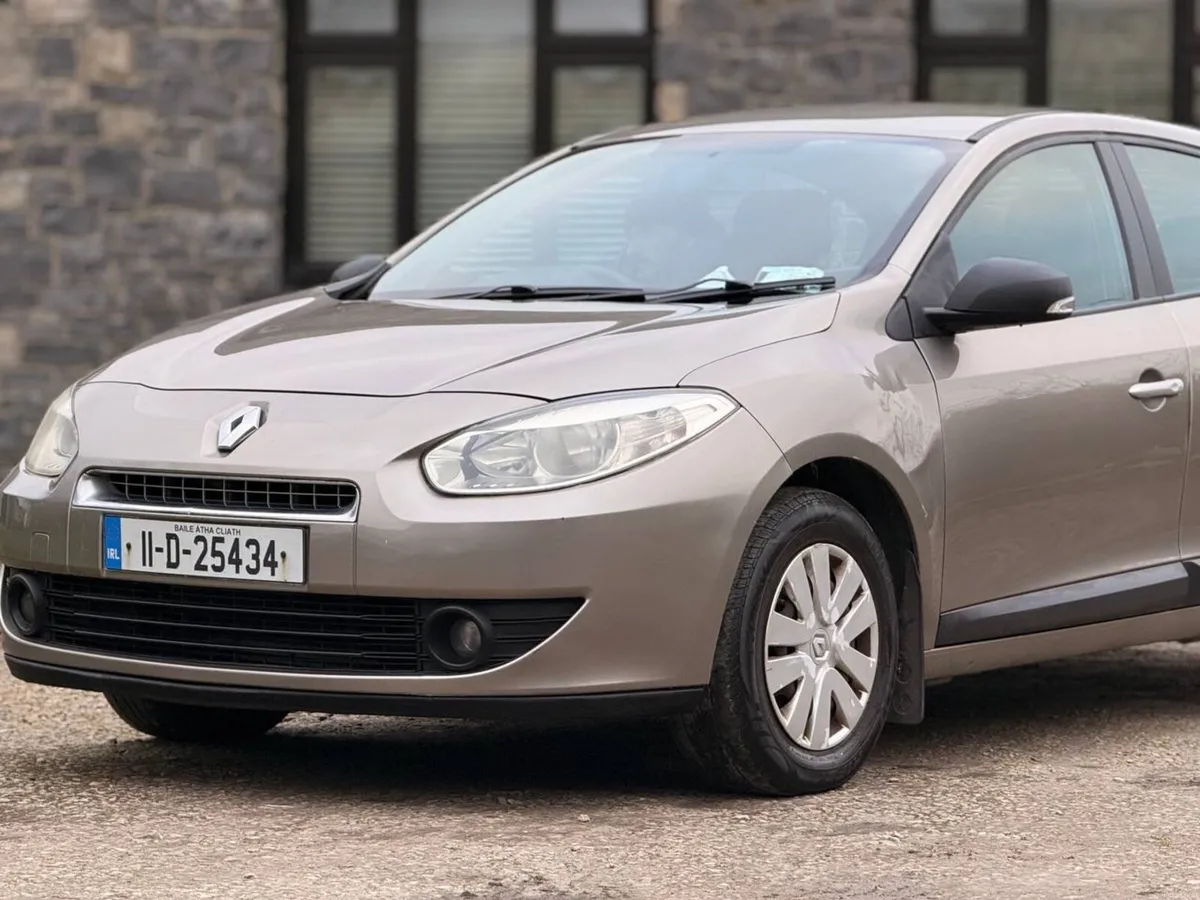 Renault 2011 1.5 DCI 110 EDC ECO2 ROYALE Automatic - Image 2