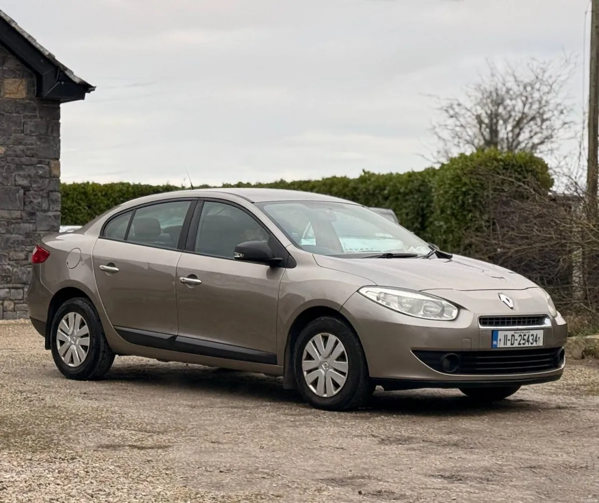 Renault 2011 1.5 DCI 110 EDC ECO2 ROYALE Automatic - Image 4