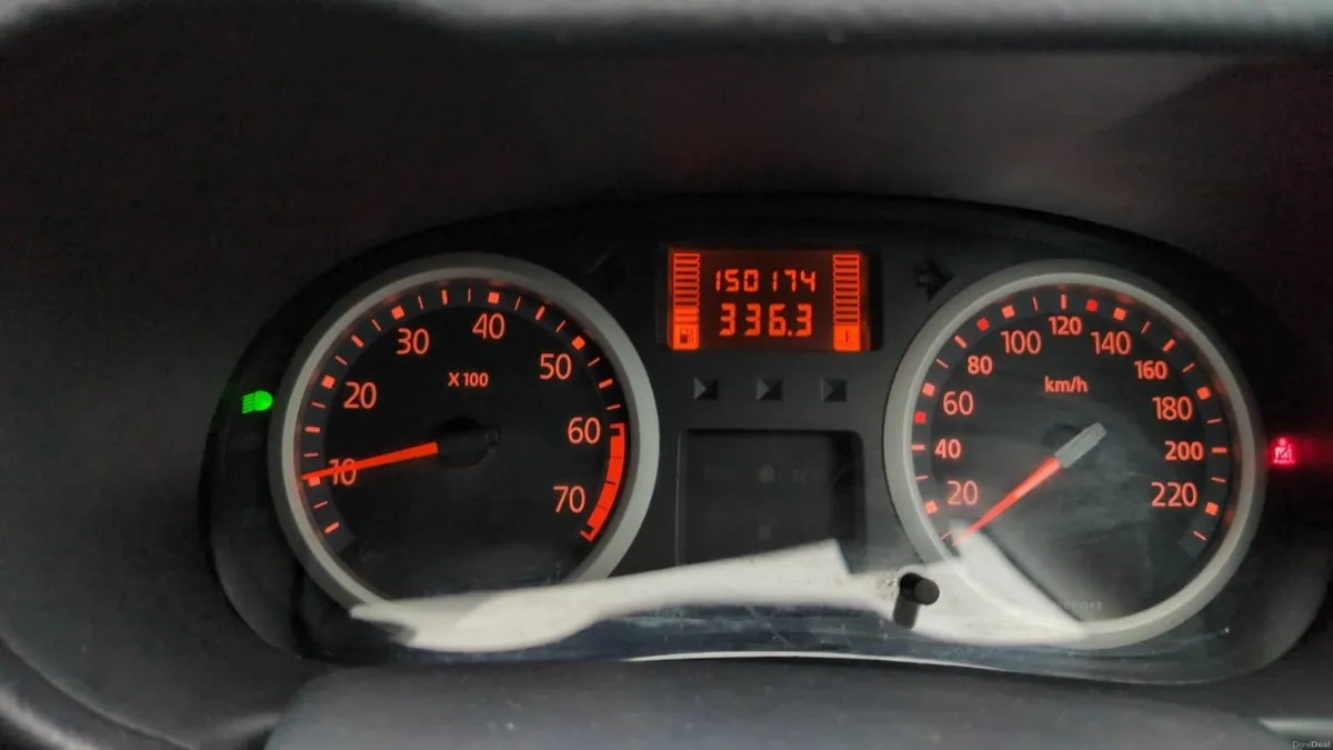 Renault Clio 2005 - Image 1