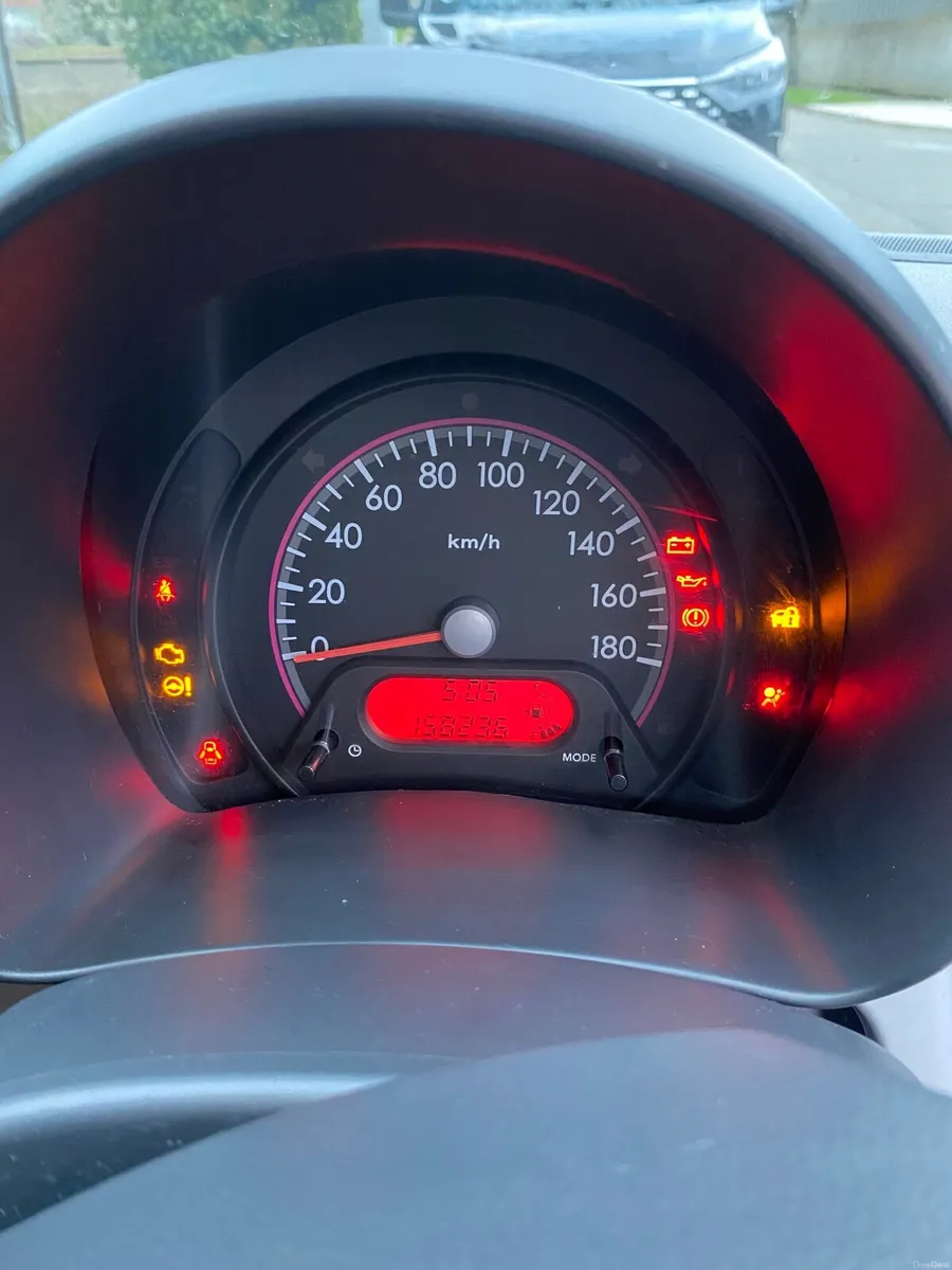 Nissan Pixo 2011 - Image 2