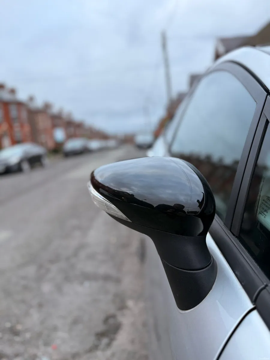 NEW NCT, LOW MIL,REAR CAM. APPLE CAR PLAY - Image 4