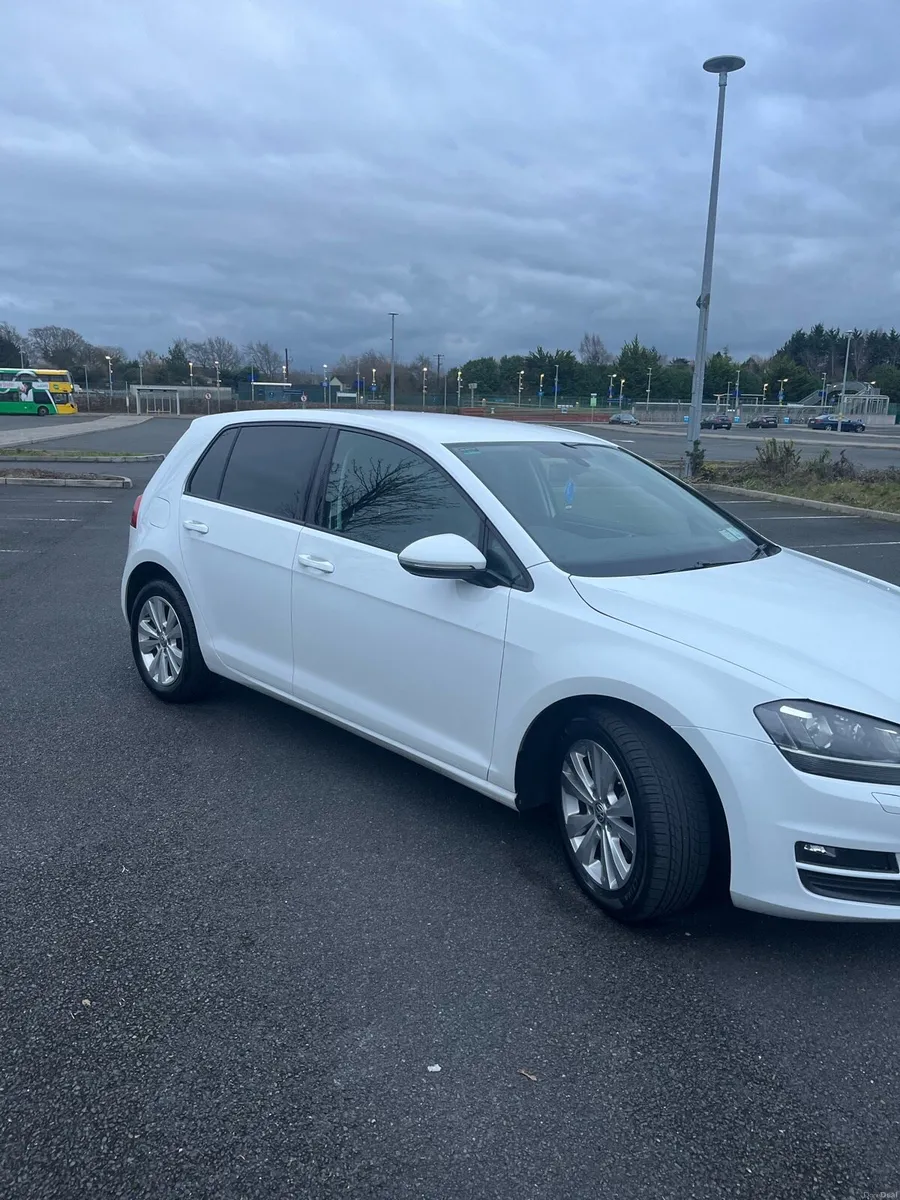 VW GOLF 1.2L AUTO - Image 4
