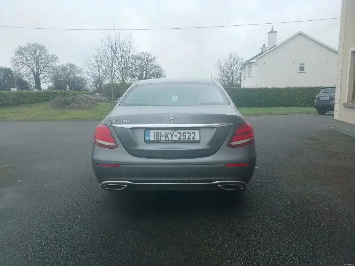 Mercedes e220 2018 - Image 2