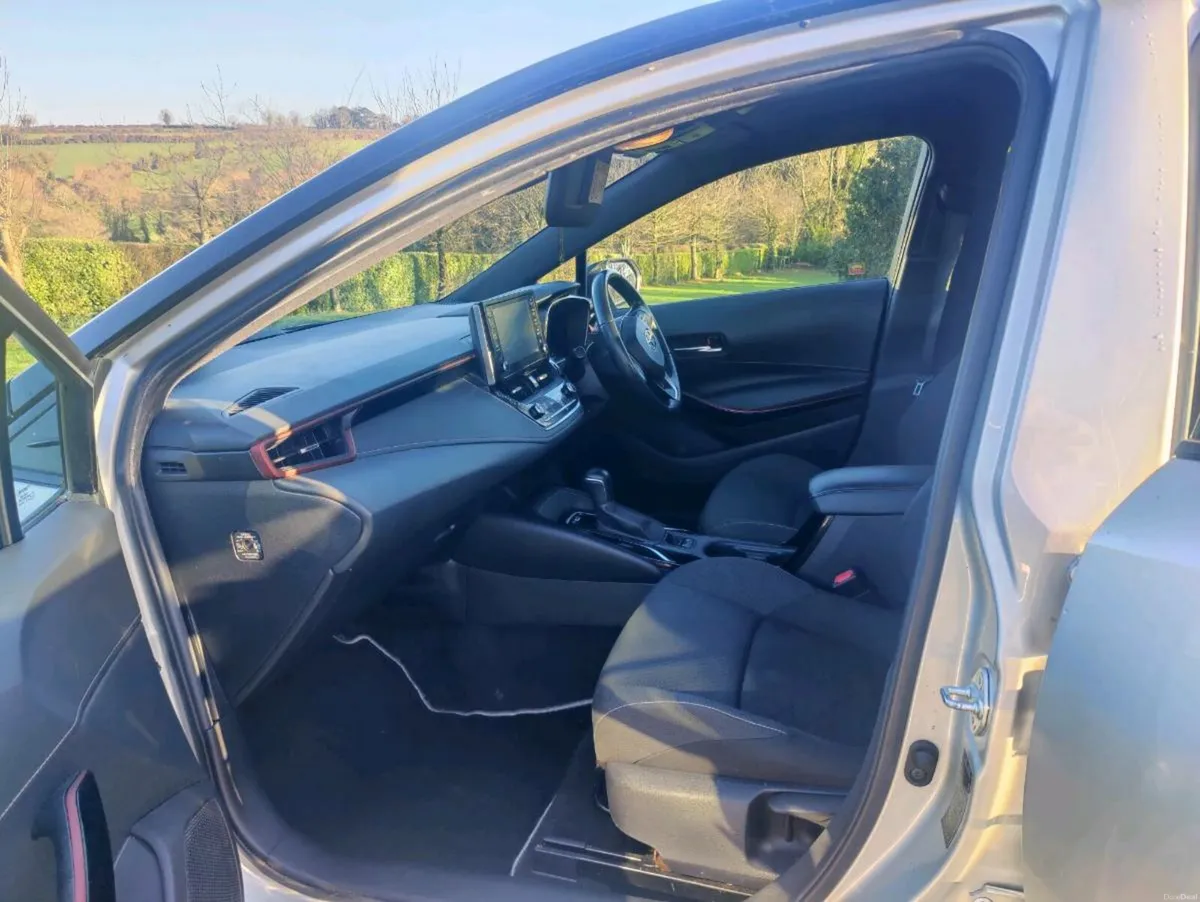 Toyota Corolla Luna Sport - Image 3