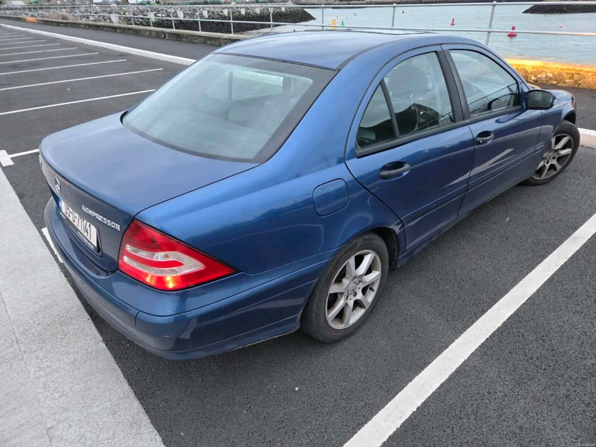Mercedes C180 2005 - Image 4