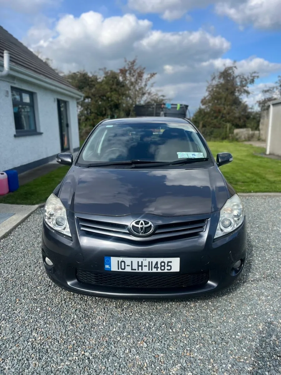 toyota auris - Image 1