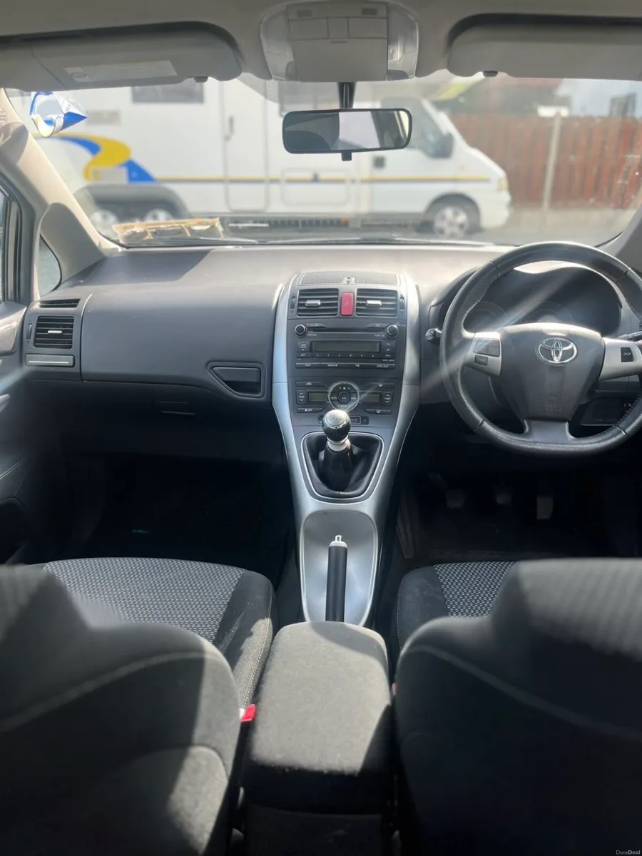 toyota auris - Image 2
