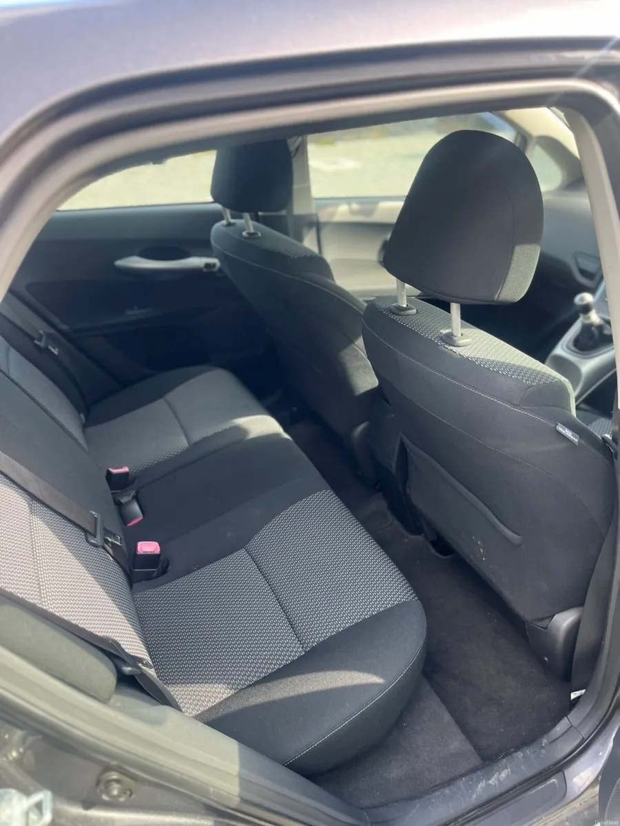 toyota auris - Image 3