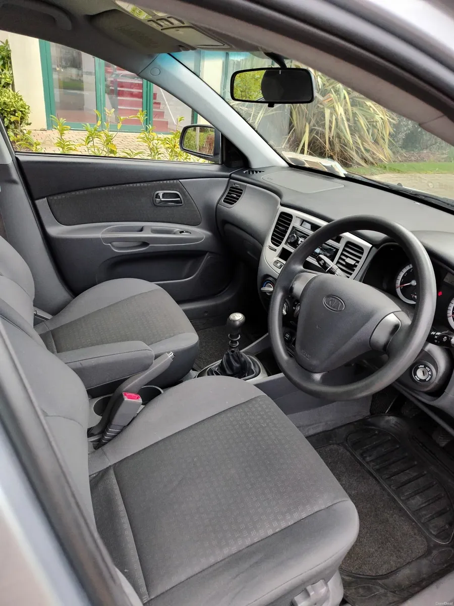 Kia Rio 2006 — NCT 09/2026 - Image 2