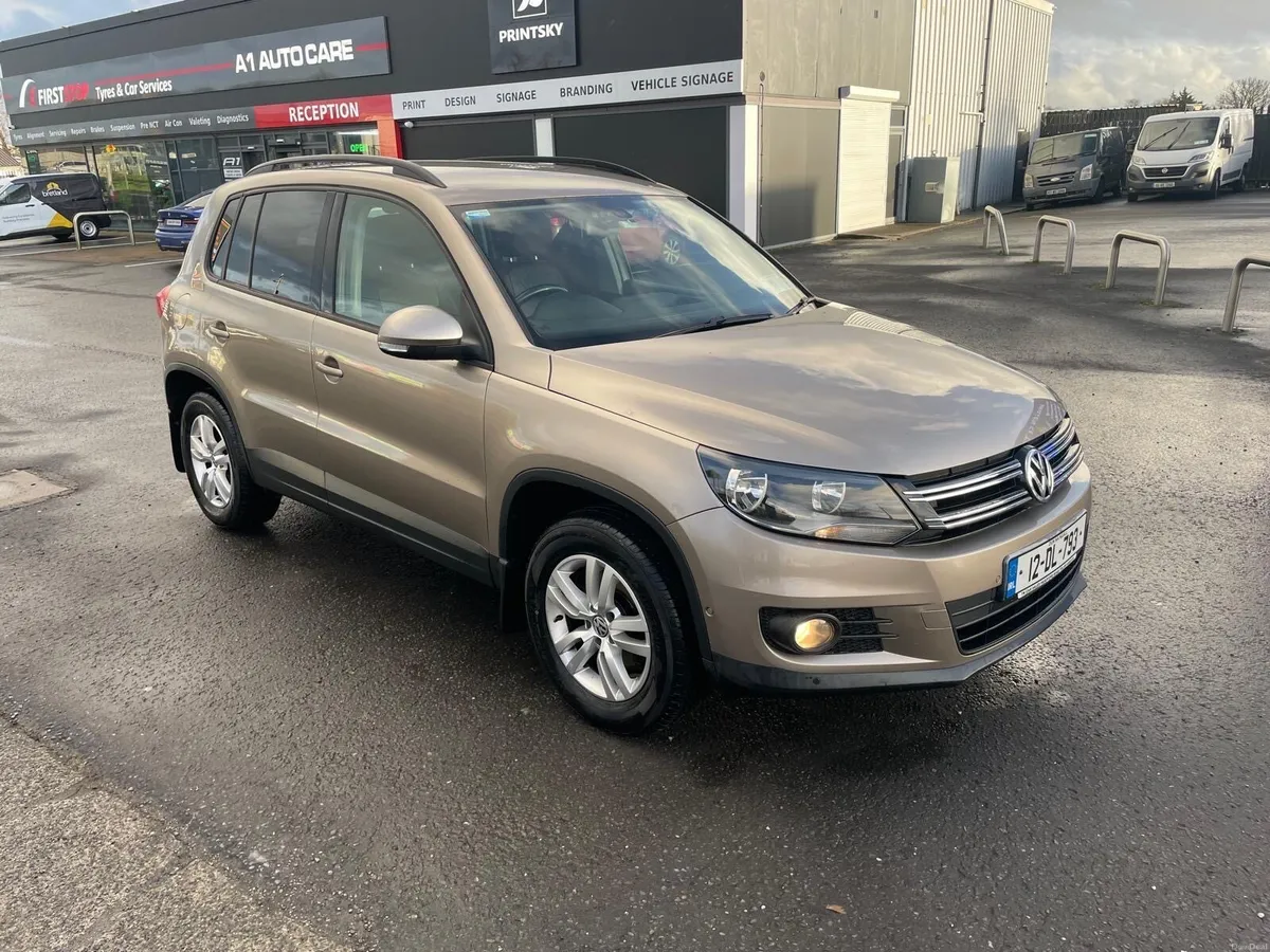 2012 Gold VW Tiguan 2.0 tdi Diesel - Image 2