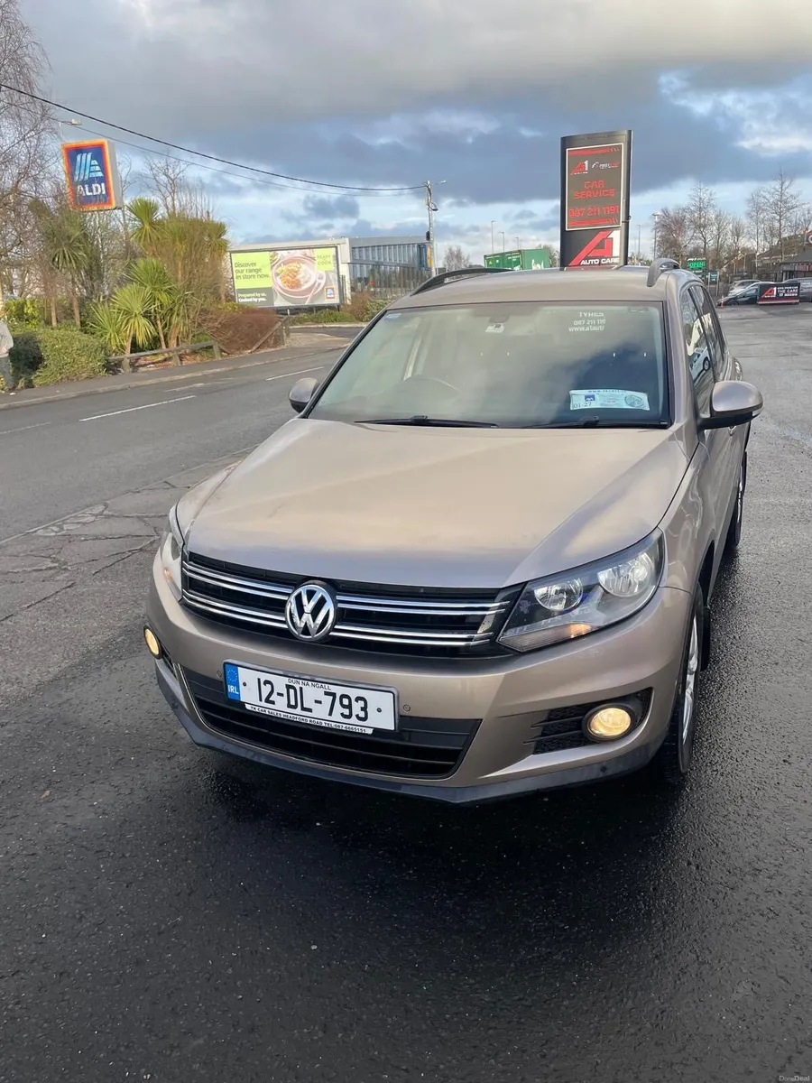 2012 Gold VW Tiguan 2.0 tdi Diesel - Image 1