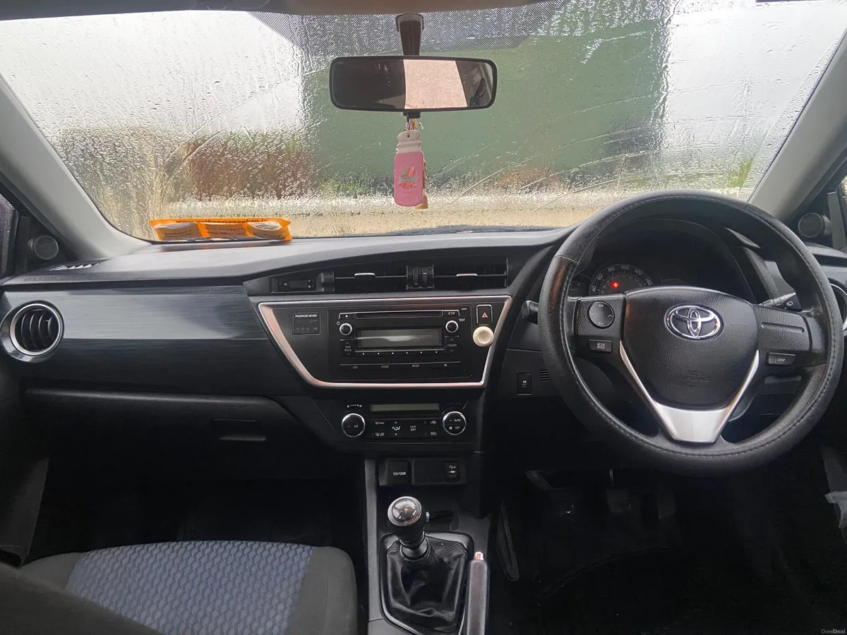 Toyota Auris 2013 - Image 4