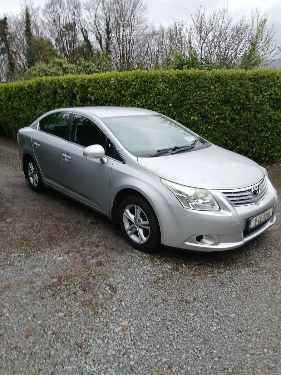 Toyota Avensis 2011 - Image 2