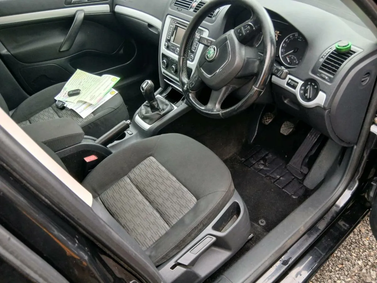 SKODA OCTAVIA AMBIENTE 1.6 CR TDI 105HP nct 01/27 - Image 6