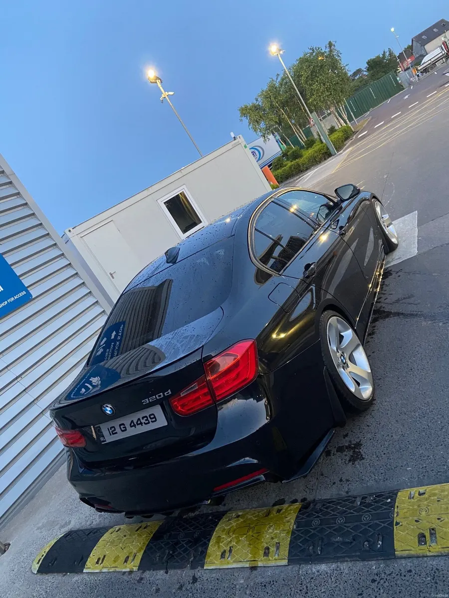 BMW 3-Series 2012 - Image 3