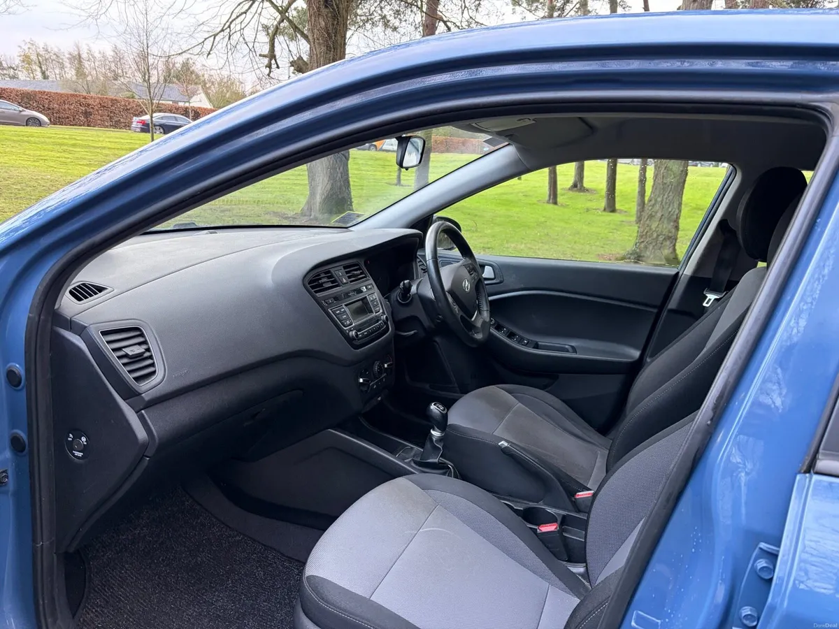 Hyundai i20 Deluxe 5Dr - Image 4