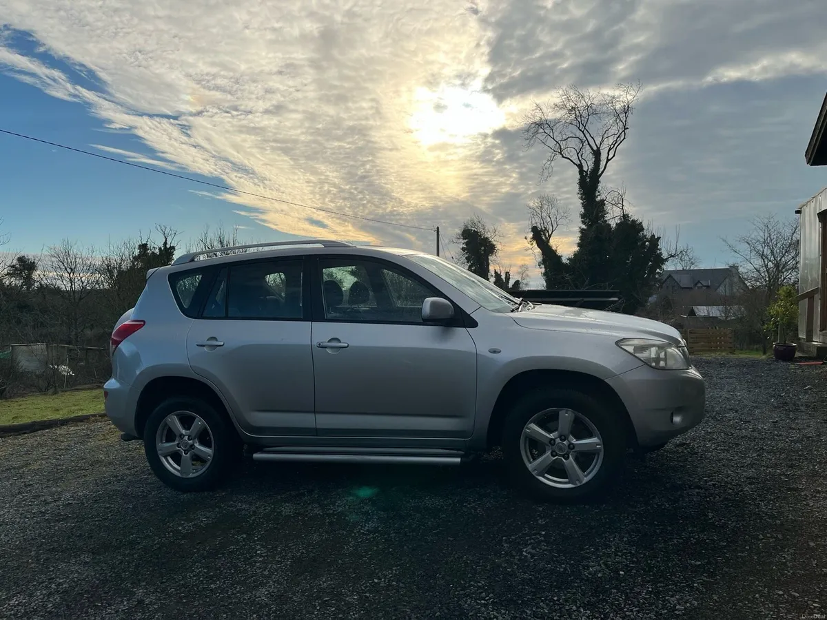 Toyota RAV4 2.0 - Image 1
