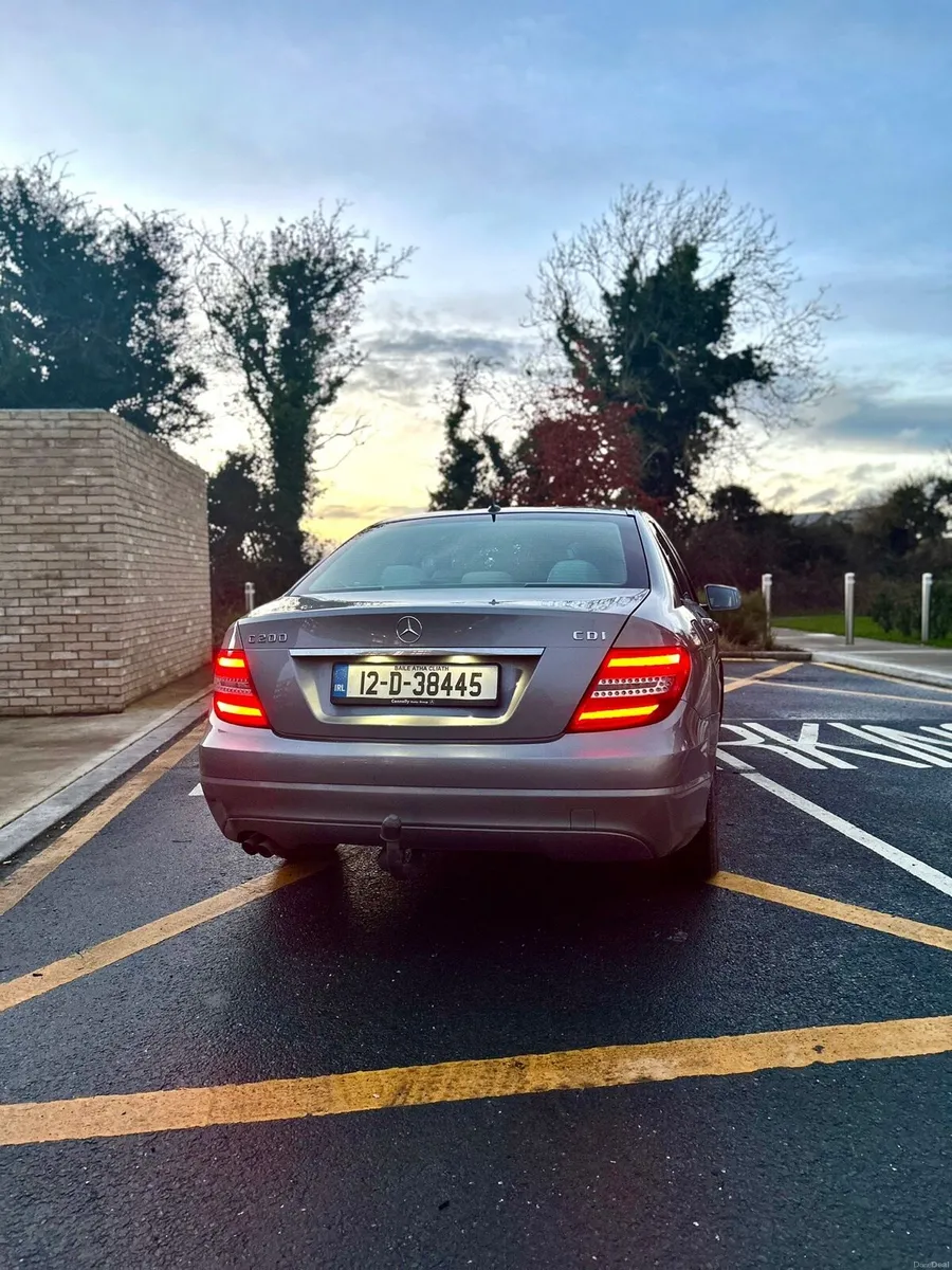 Mercedes Benz C Class C200 2012 - Image 2