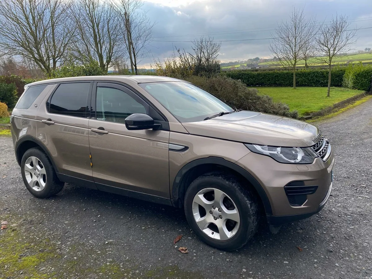 Land Rover Discovery Sport - Image 1