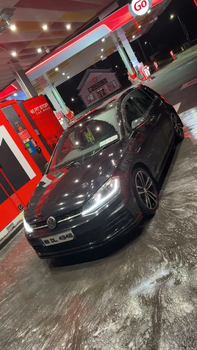 2018 Volkswagen Golf GTD - Image 1