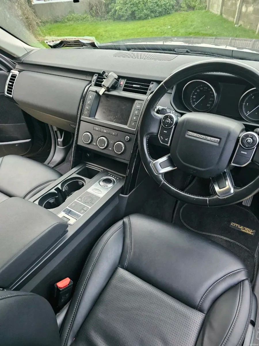 2017 Landrover Discovery, 5 Seater - Image 6
