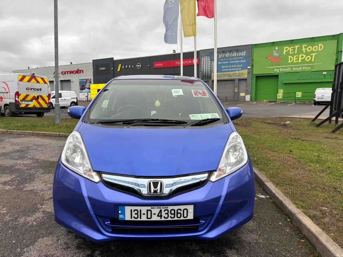 Honda Fit 2013- Apple CarPlay & Heated Seats - Image 1