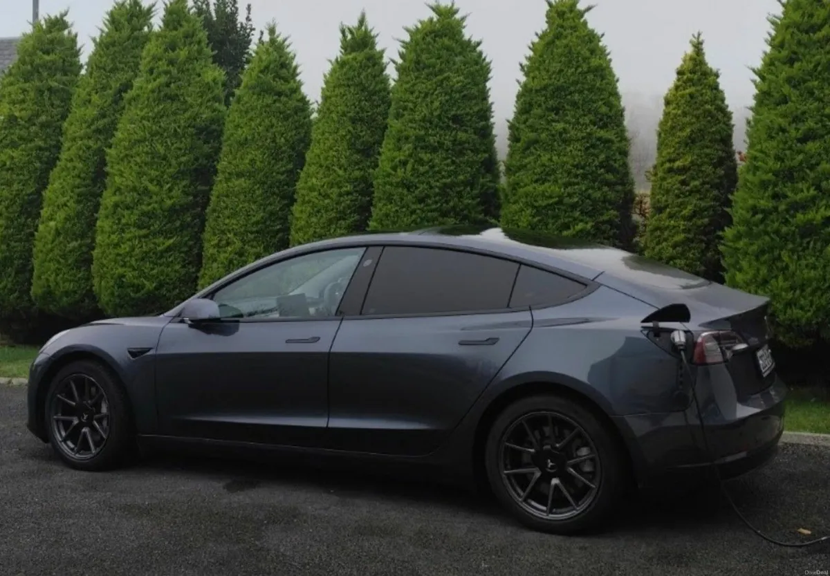 Tesla Model 3 Long Range AWD - Image 1