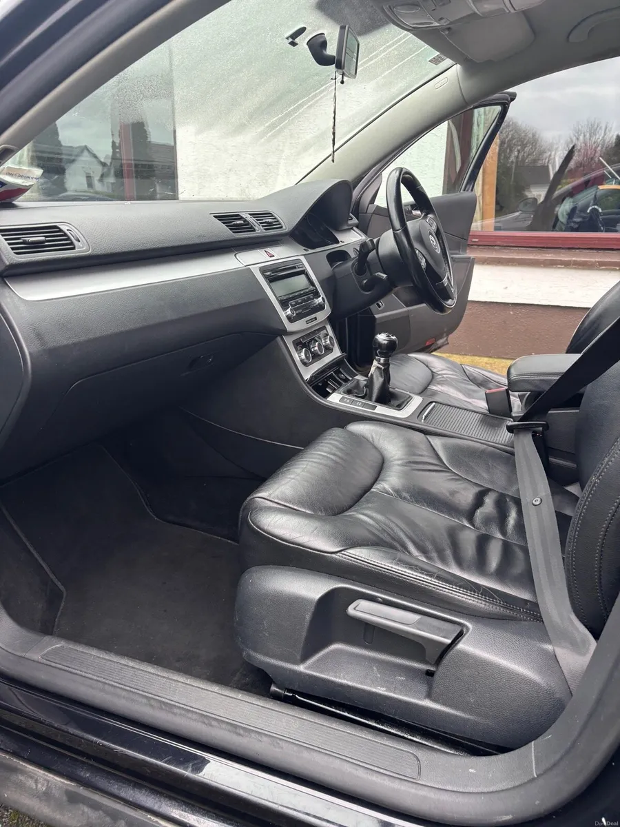 2010 VW Passat - Image 4