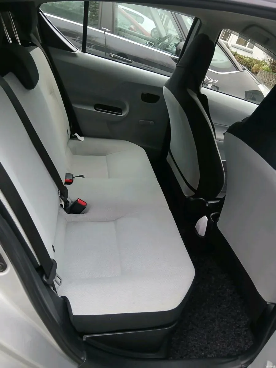 Toyata Aqua - Image 4