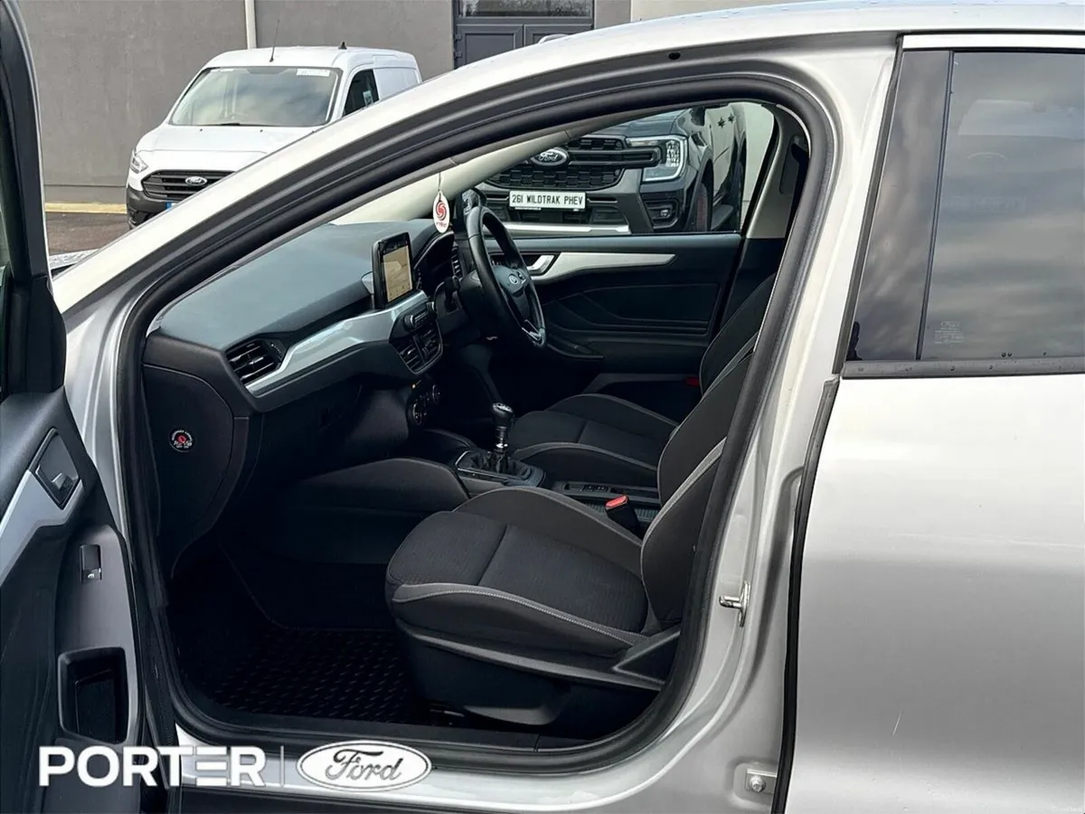 Ford Focus 1.5 TDCi 120PS Zetec - Image 4