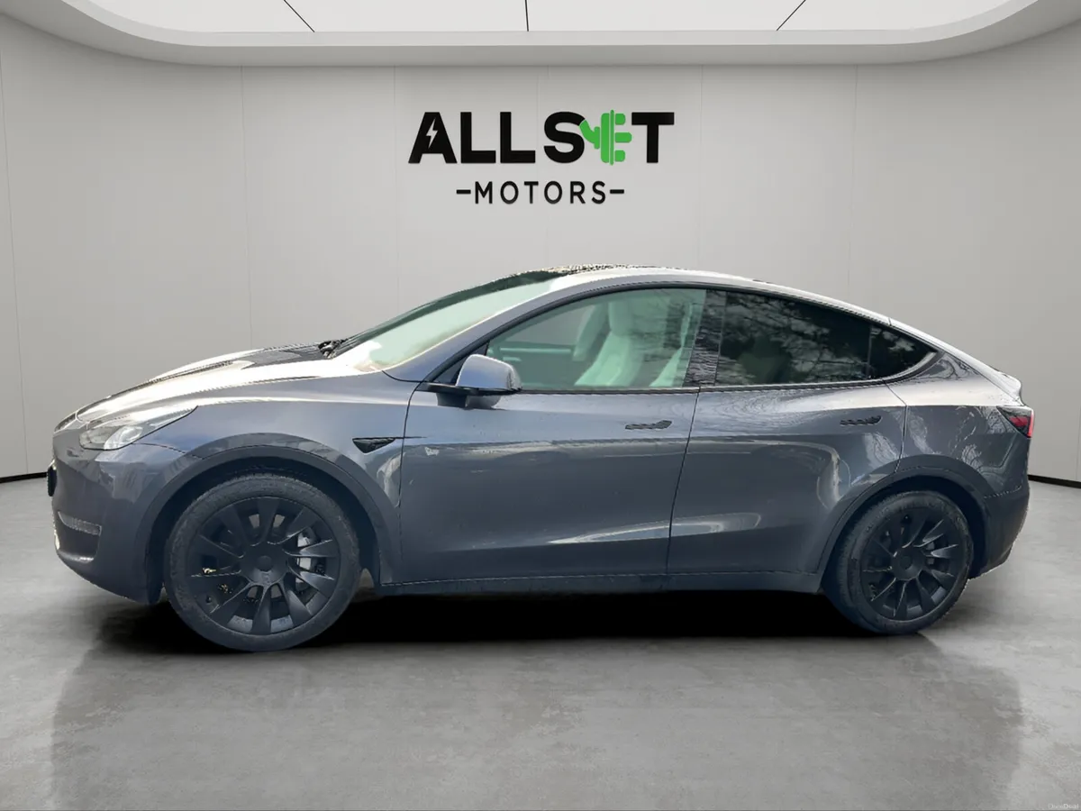 Tesla Model Y 2022 - Image 2