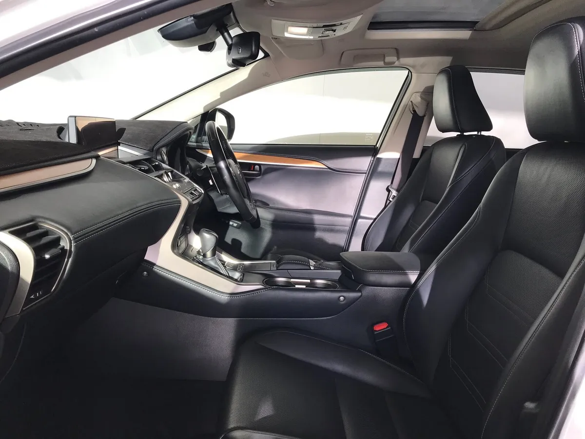 Lexus NX 300h Premium - Image 3