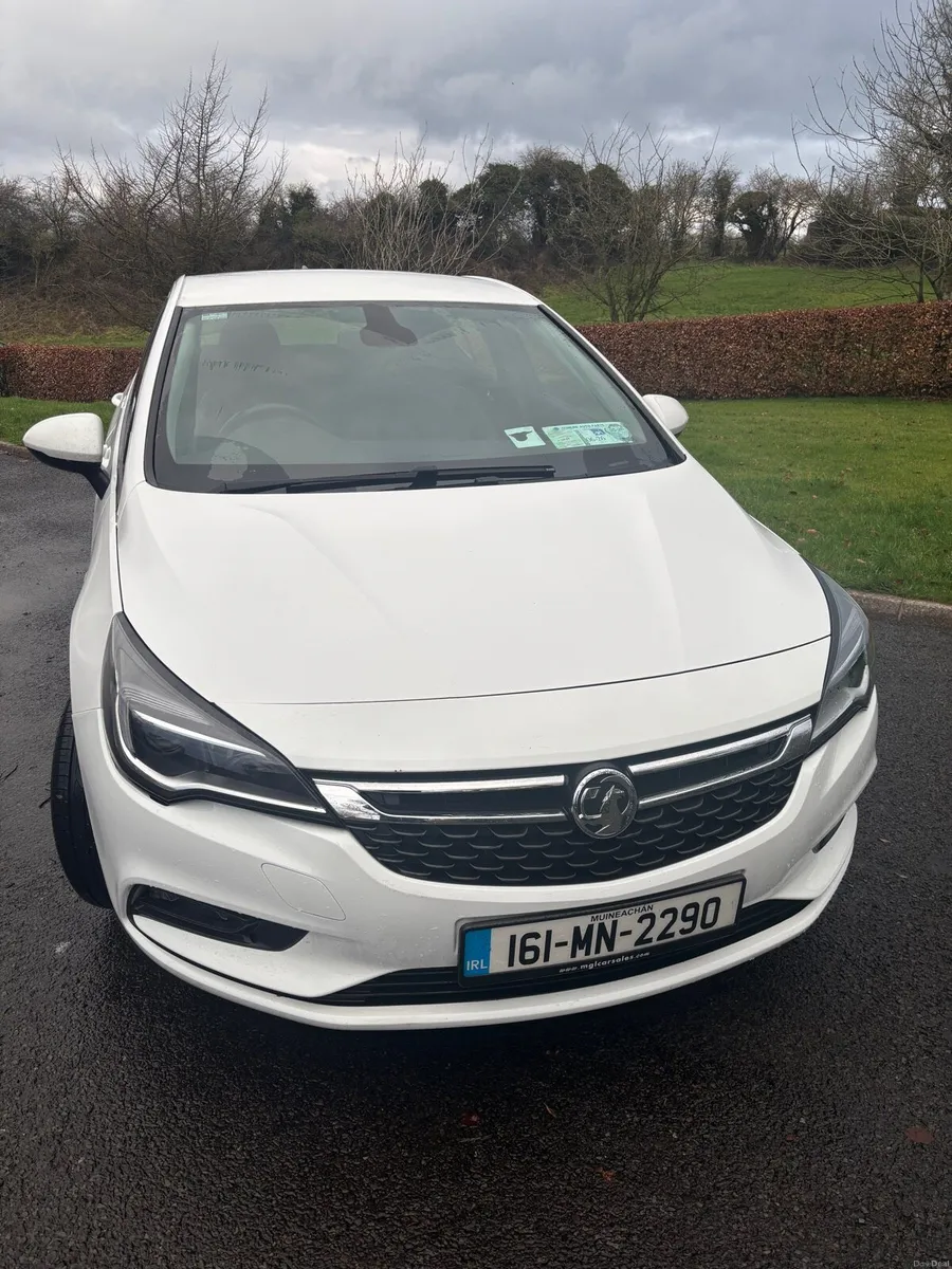 2016 Vauxhall Astra - Image 1