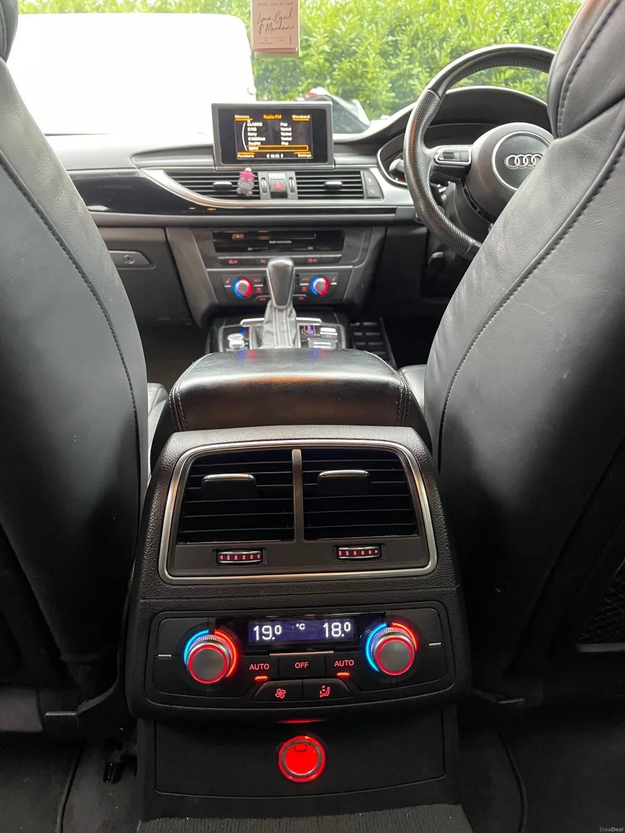 AUDI A6 2.0tdi 190 *BLACK EDITION* S-Line - Image 4