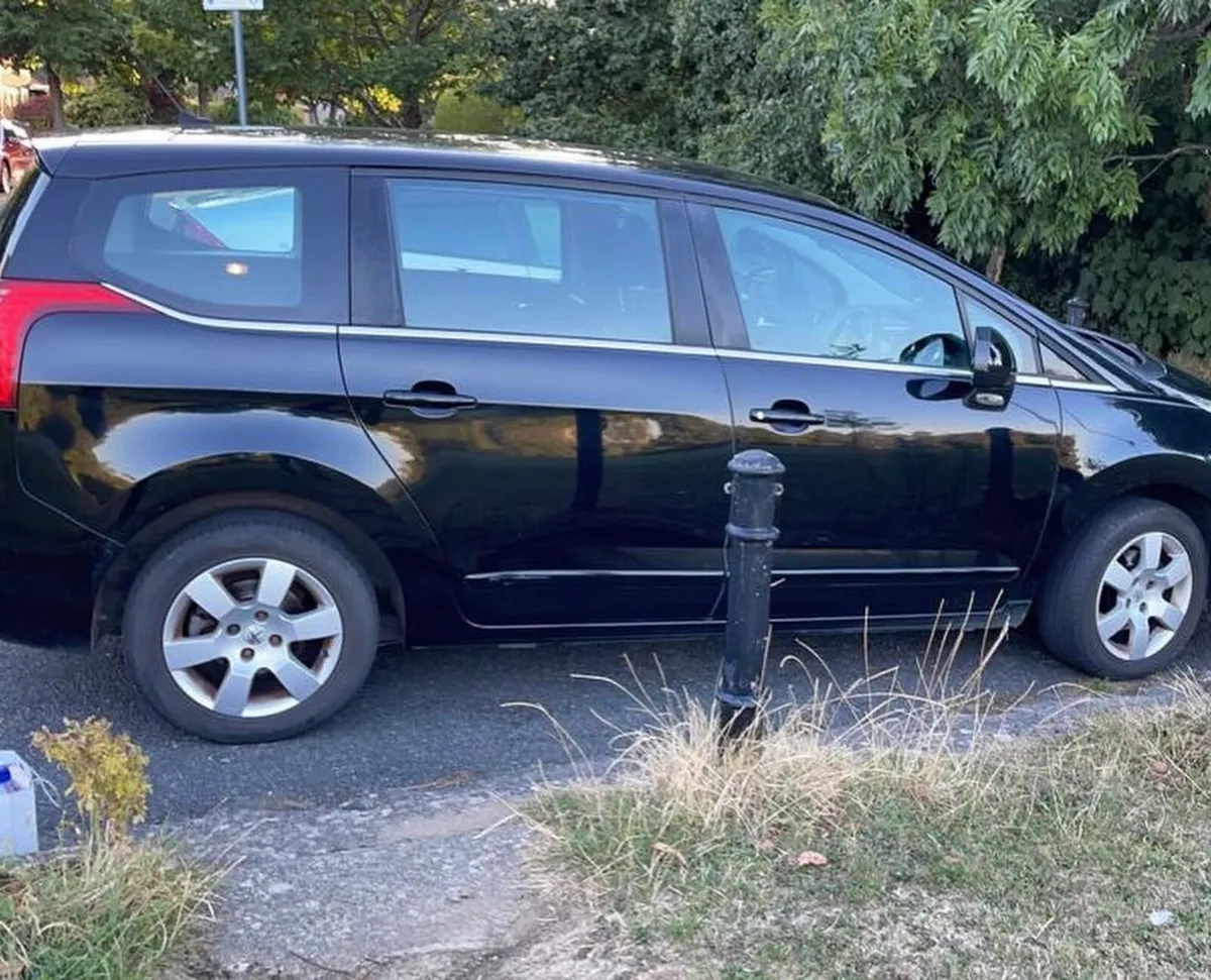 Peugeot 2010 - Image 1