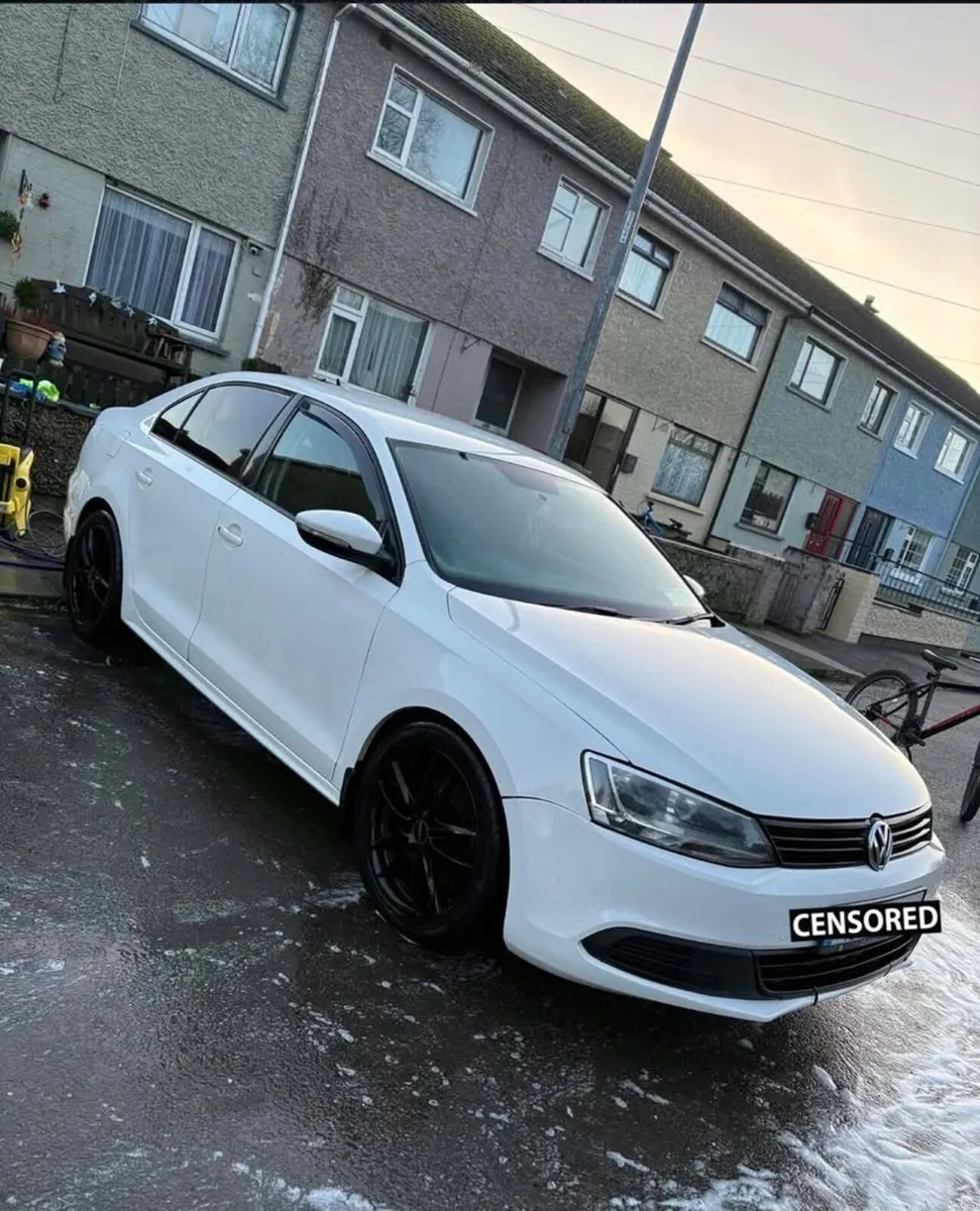 2013 VW Jetta 1.6 TDI (tax & nct) - Image 2