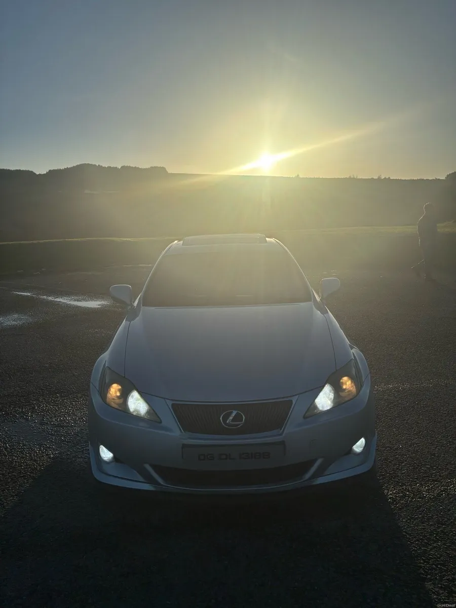 Lexus is250 - Image 3
