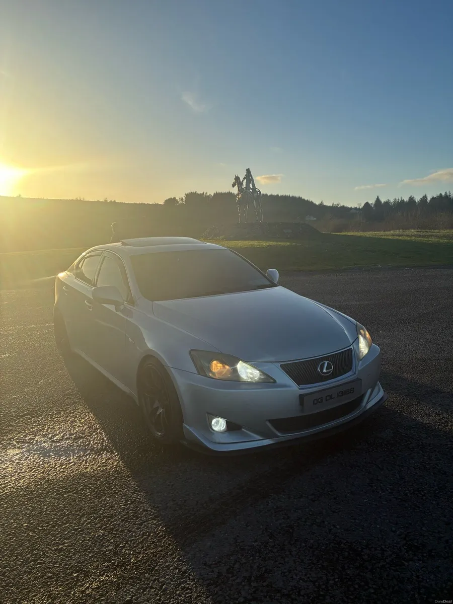 Lexus is250 - Image 2