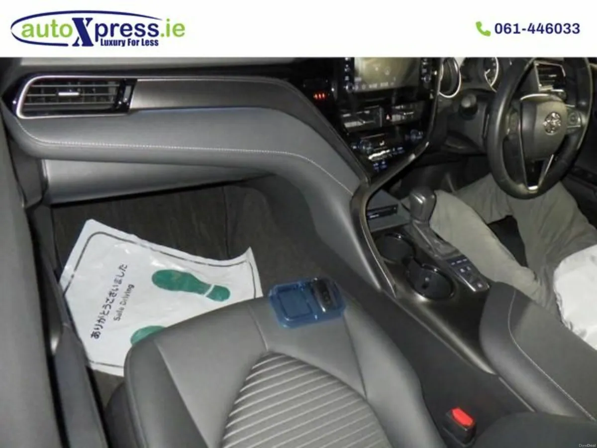 Toyota Camry HYBRID WS Low Mileage , Reversing cam - Image 2