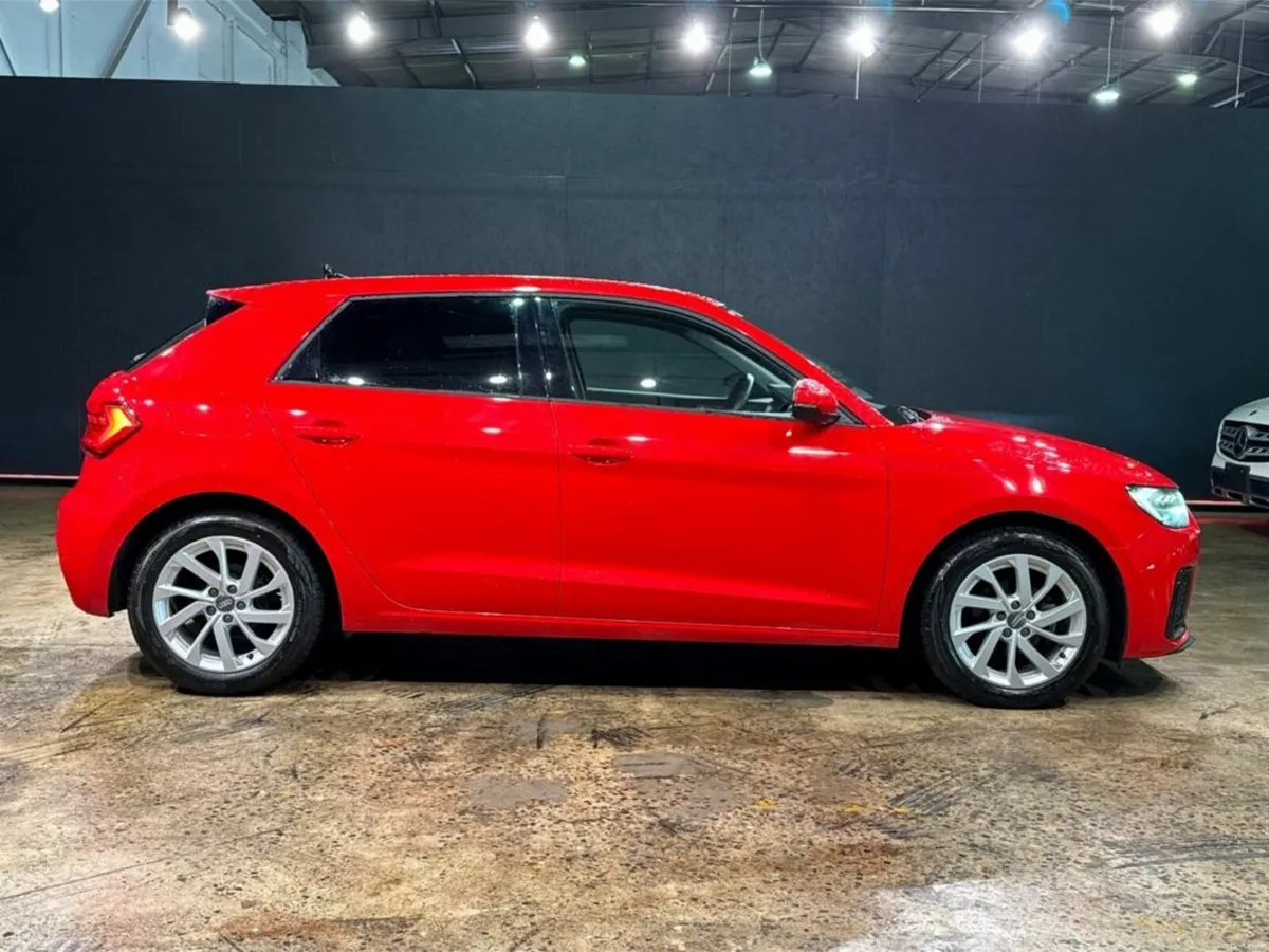 Audi A1 1.0 TFSI - FACTORY ALLOYS - REVERSE CAMERA - Image 3