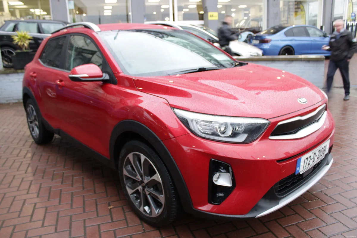 K4 5DR HATCHBACK  // FULL BLACK LEATHER // STUNNIN - Image 2