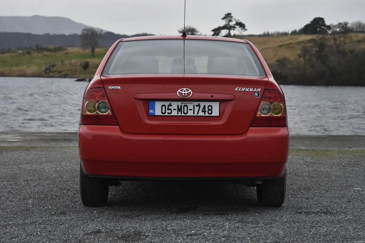Toyota Corolla 2005 - Image 2