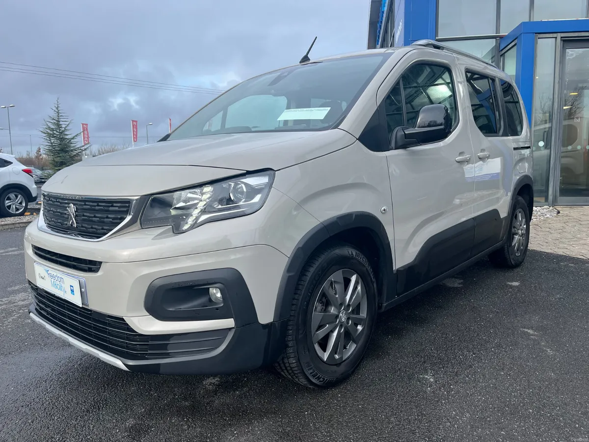 Peugeot Rifter 2022 wheelchair Access - Image 3