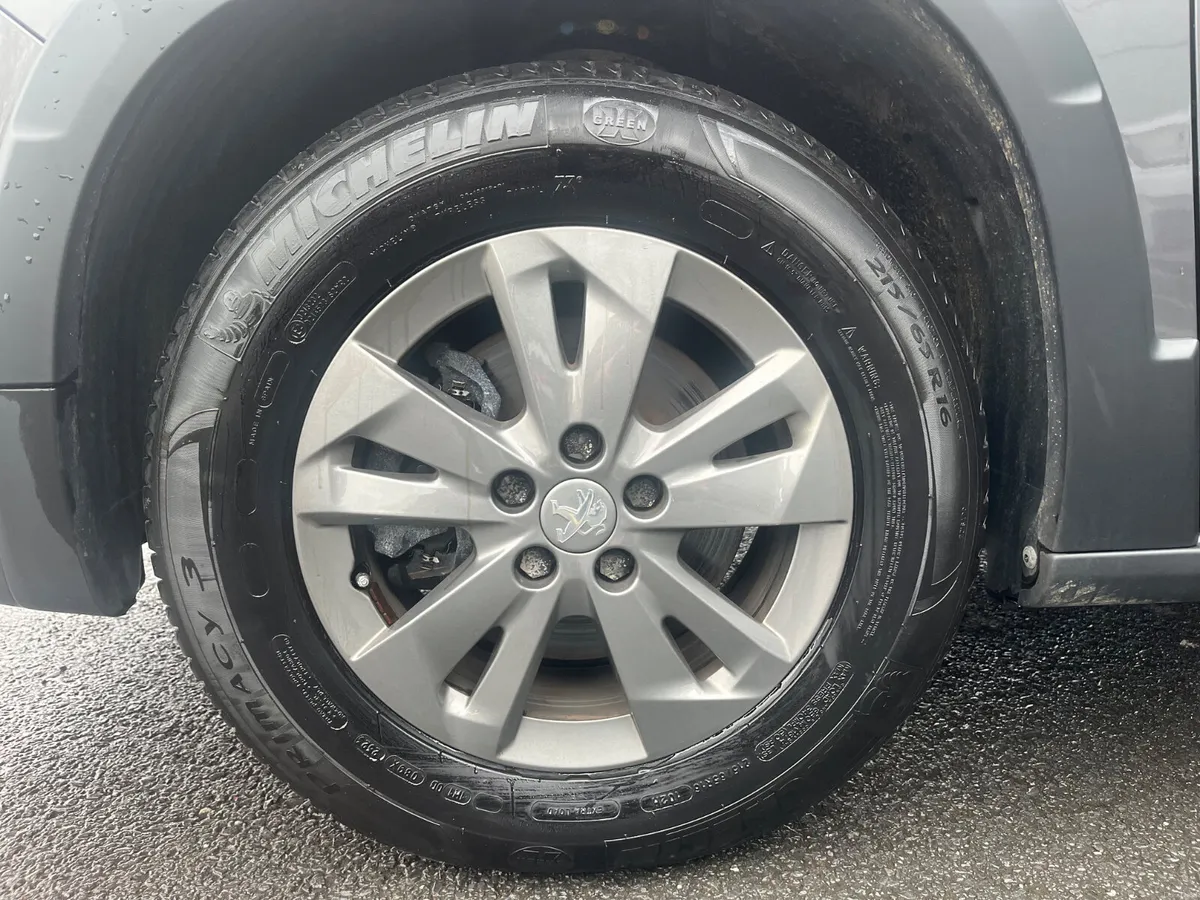 Peugeot Rifter 2023 Auto Wheelchair Access - Image 4