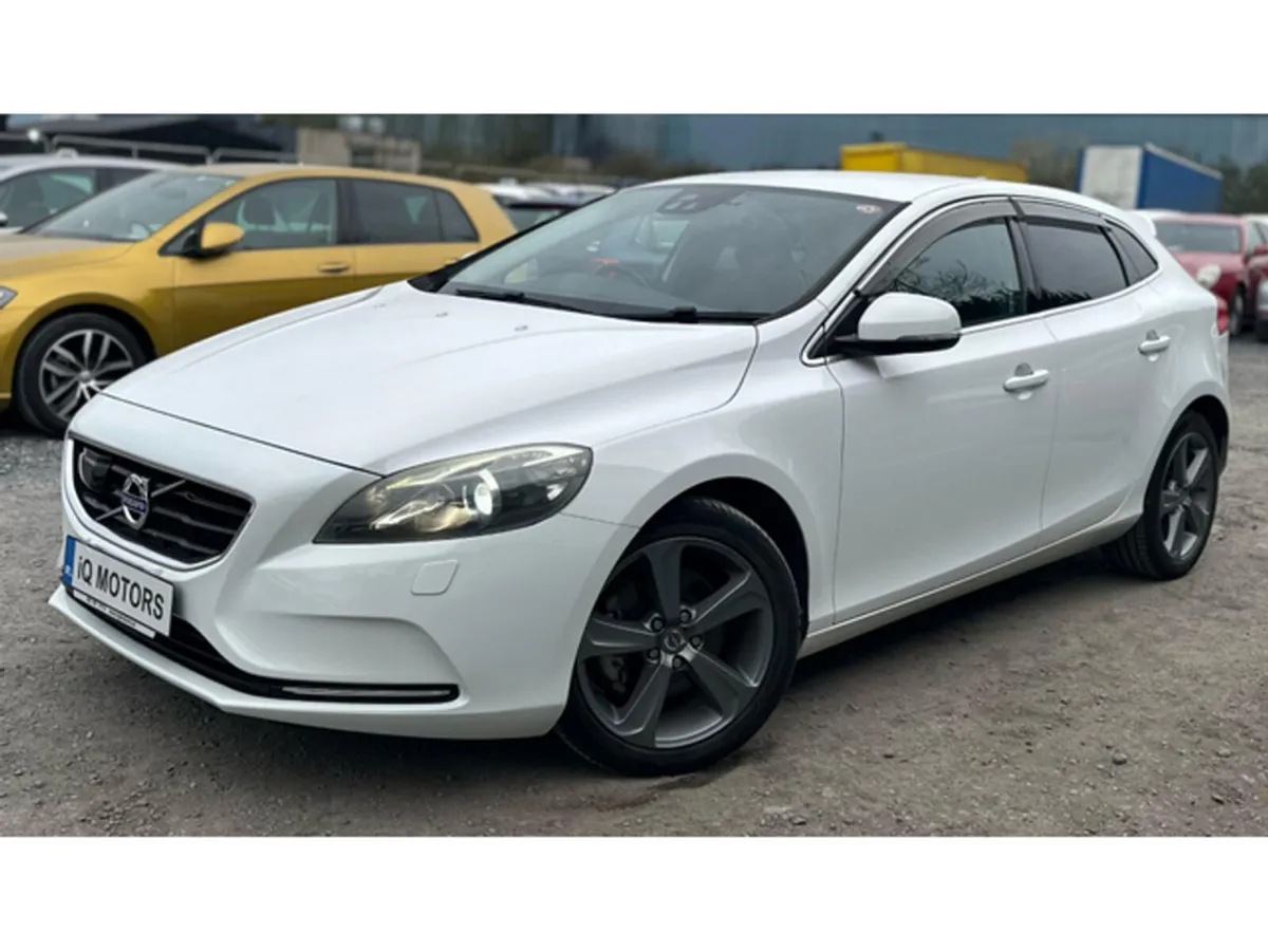 Volvo V40 T4 1.6L Petrol Automatic (8529) - Image 3