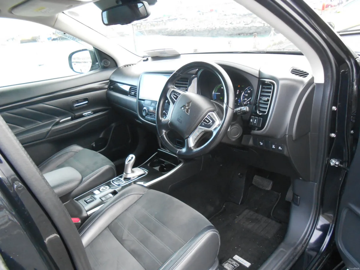 Mitsubishi Outlander Intense PHEV 2017 - Image 4