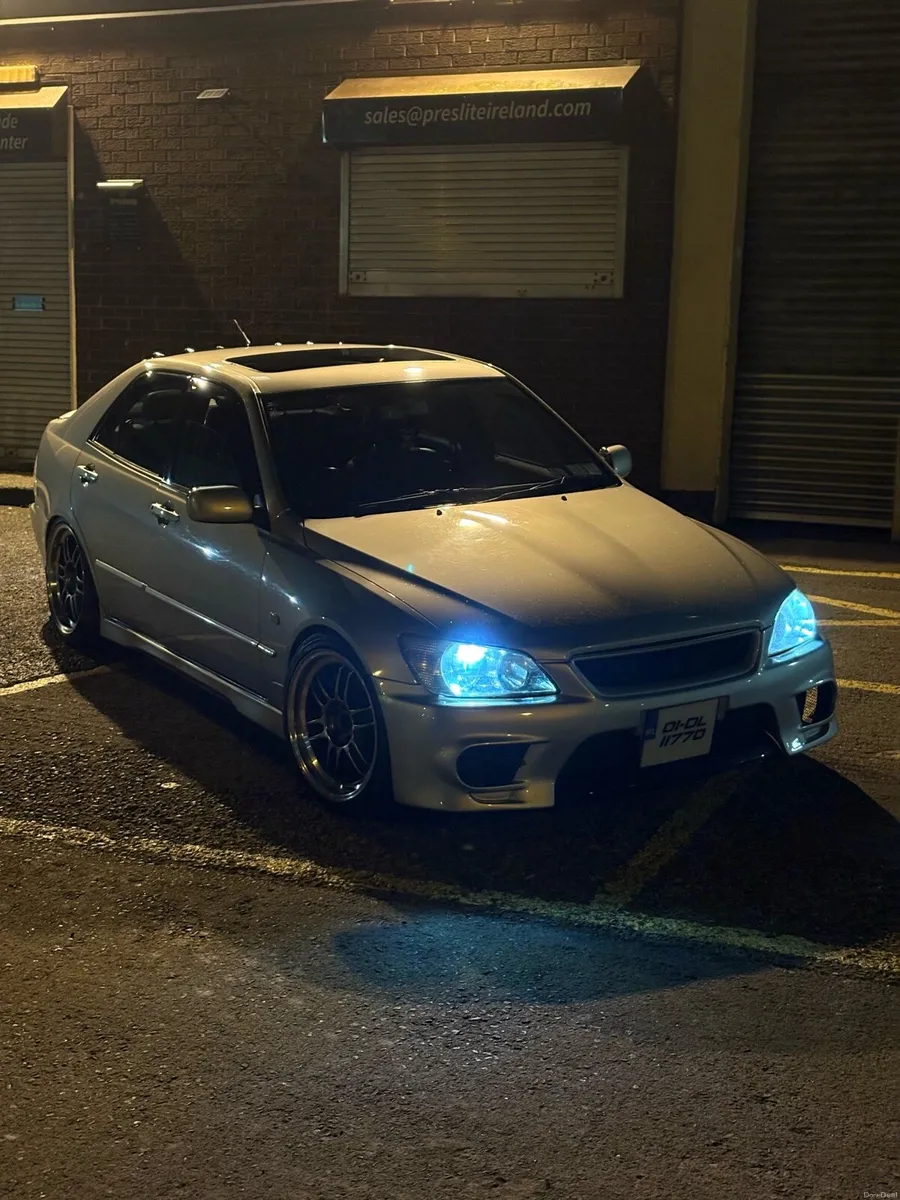 Lexus is200 - Image 2