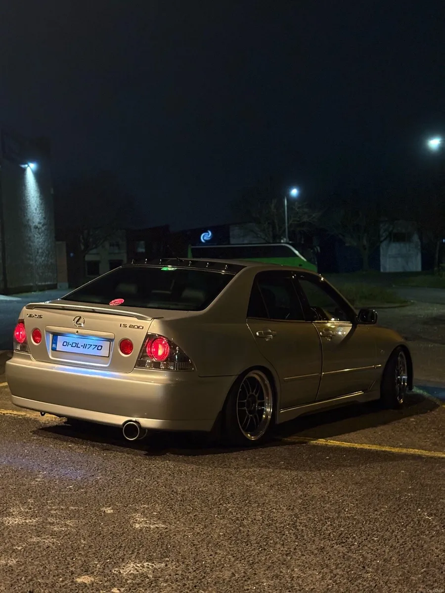 Lexus is200 - Image 3